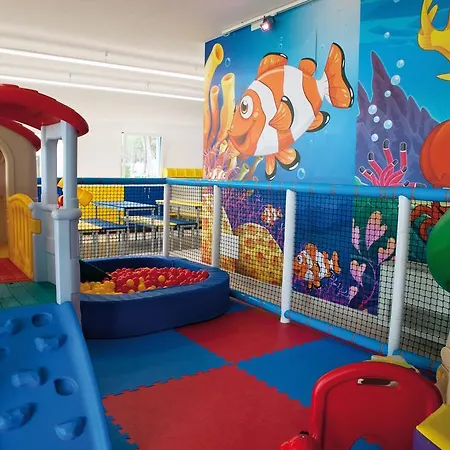 Village مكان تخييم 4*