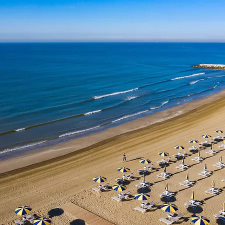 Village مكان تخييم 4*