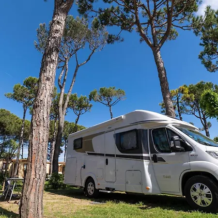 مكان تخييم Village 4*