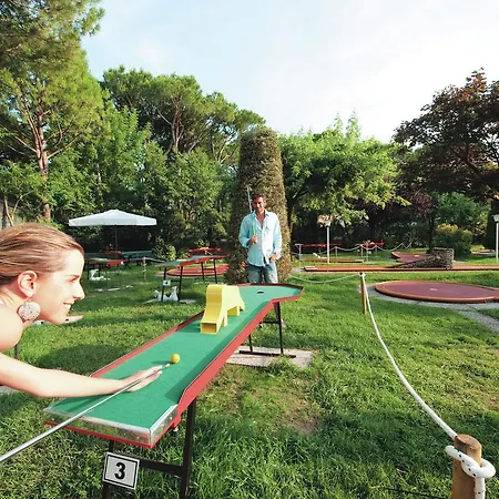 مكان تخييم Village 4*
