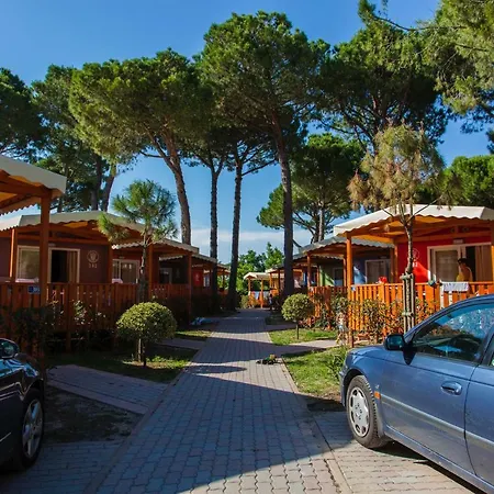 مكان تخييم Village 4*