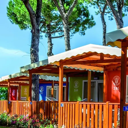 مكان تخييم Village 4*